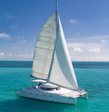 side view of catamaran morrocoy